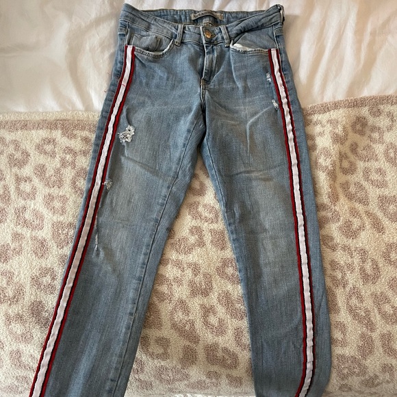 Zara jeans with red stripe - Picture 2 of 6